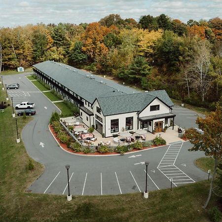 Berkshires Untold Hotell Lenox Exteriör bild