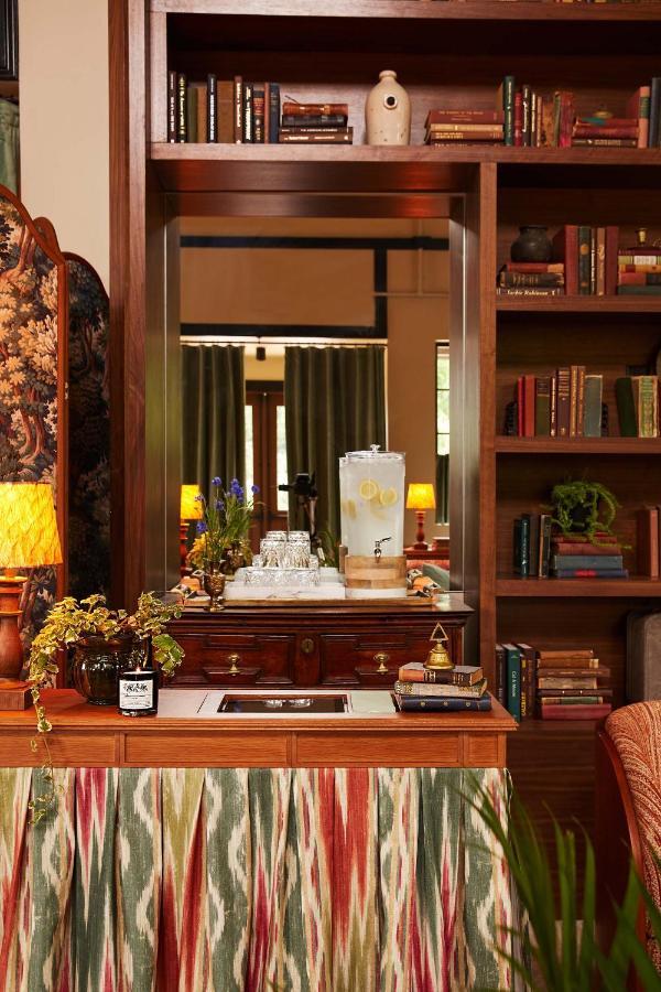 Berkshires Untold Hotell Lenox Exteriör bild