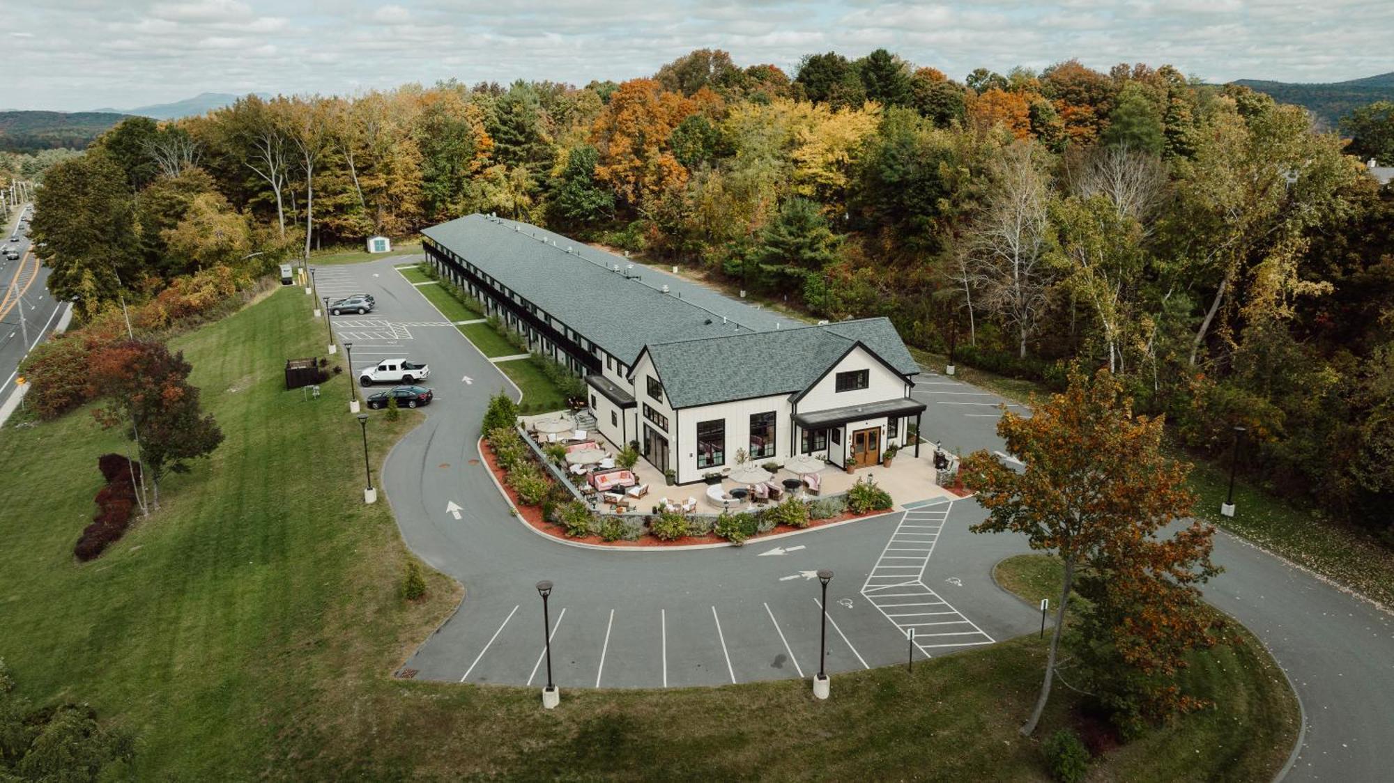 Berkshires Untold Hotell Lenox Exteriör bild