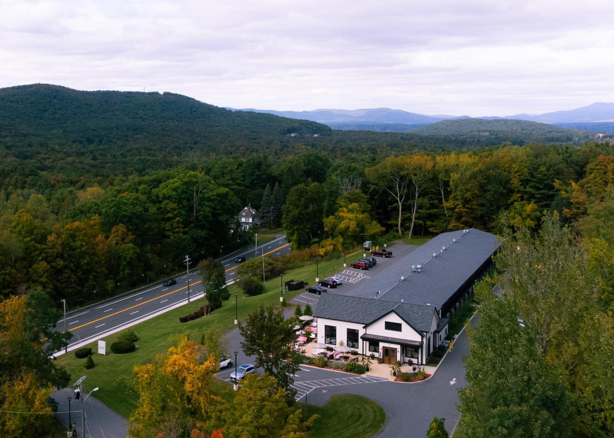 Berkshires Untold Hotell Lenox Exteriör bild